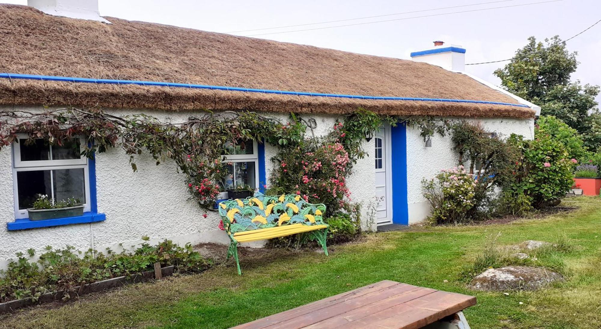 Holiday home The Rockhouse - Cosy Stone Built Thatch Dungloe